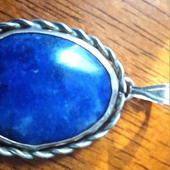 Vintage Avanturine Cabushon Pendant in Silver Bezzel. 2" - Picture 2 of 8